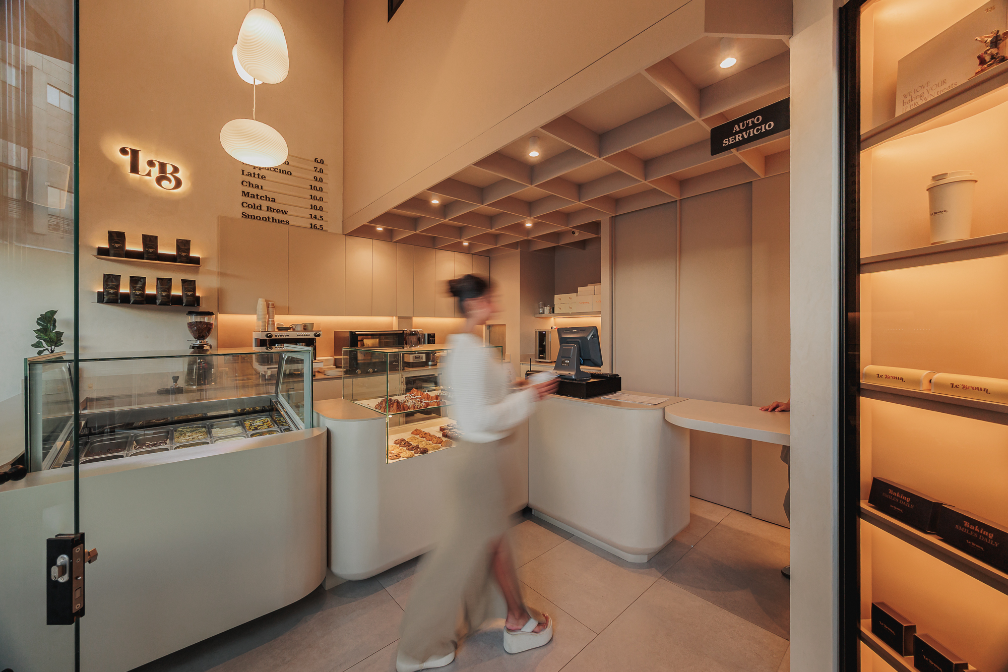 Le Brown San Lucas — imagen 2 de la remodelación en Medellín